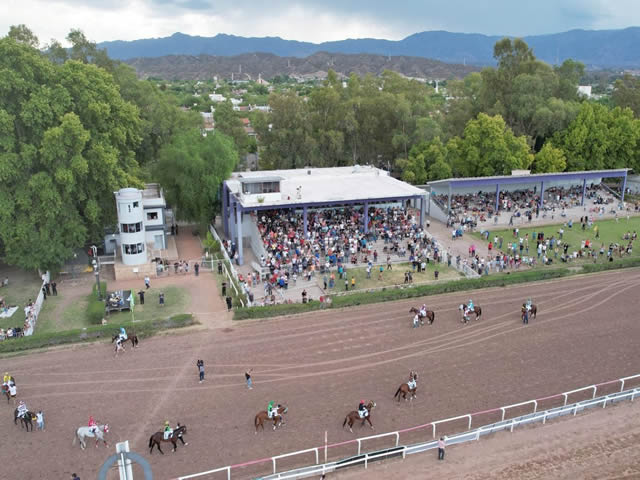 Hipodromo Godoy Cruz Mendoza Argentina