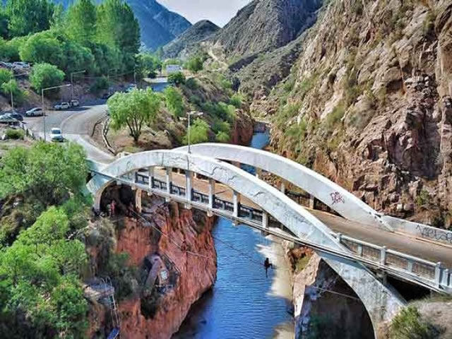 Puente Blanco Cacheuta Luján de Cuyo Mendoza Argentina