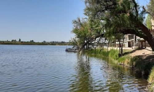 Laguna El Viboron Rodeo del Medio Maipu  Mendoza Argentina