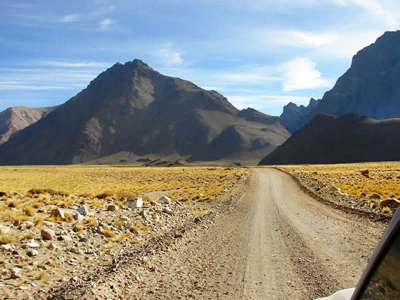 Camino a El Azufre, Malargüe. Mendoza, Argentina.