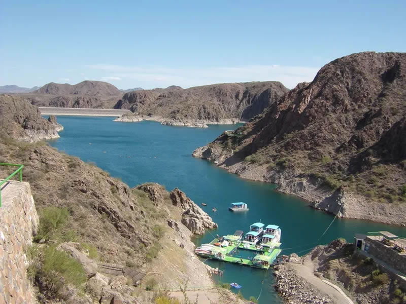 Agua del Toro, San Carlos. Mendoza, Argentina.