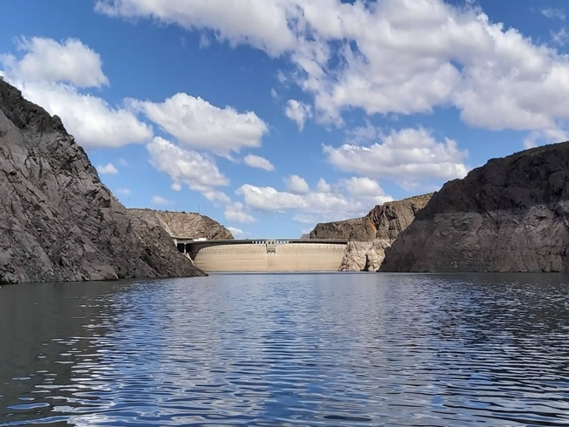 Embalse Agua del Toro, San Carlos. Mendoza, Argentina.