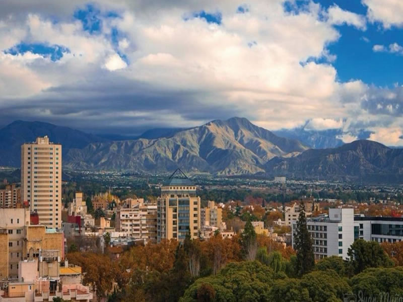 Ciudad, Capital. Mendoza, Argentina.