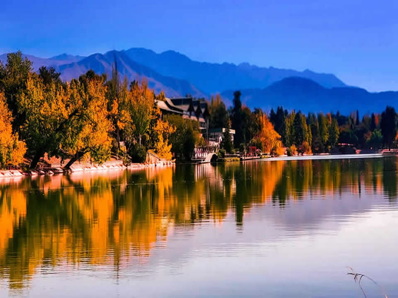 Lago Parque General San Martín, Capital. Mendoza, Argentina.