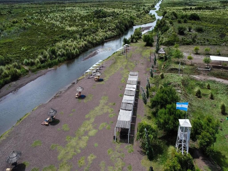 Costanera, General Alvear. Mendoza, Argentina.
