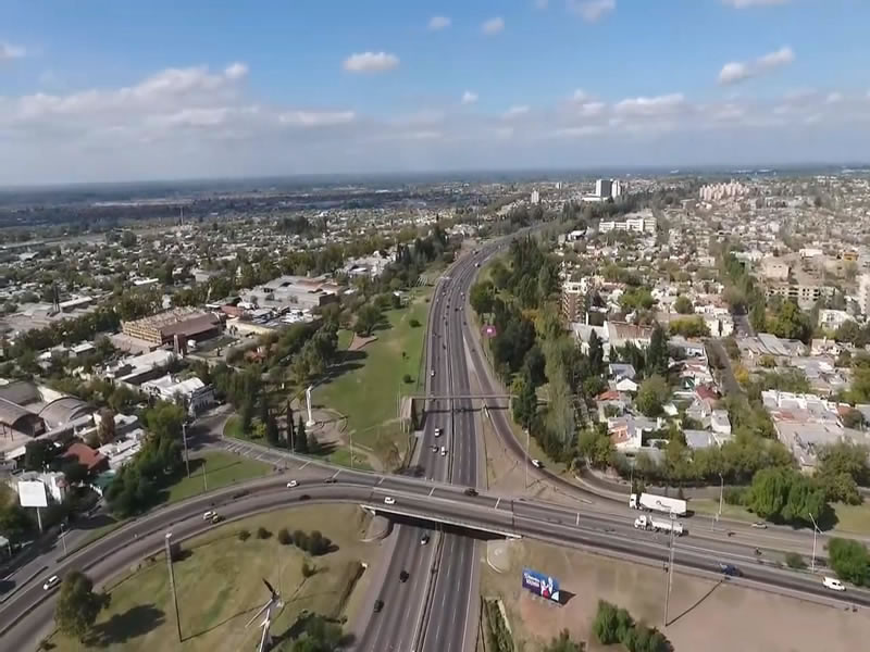 Ruta 7 y Ruta 40, Guaymallén. Mendoza, Argentina.