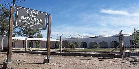 Estancia de los Molina y Casa de las Bóvedas, Mendoza. Antigua casona señorial colonial, patrimonio arquitectónico y Monumento Histórico Nacional en Maipú. Decreto Nacional 783/1998.