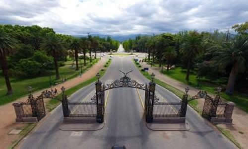 Portones Parque General San Martin Ciudad de Mendoza Argentina